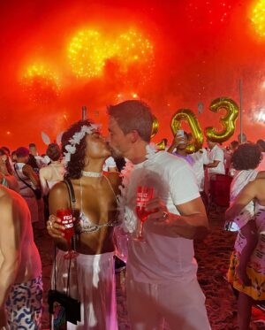 Yany Prado Instagram - 🎉🎉✨HAPPY NEW YEAR TO EVERYONE !!!!🍾🎉✨Fue mágico estar en Brasil recibiendo el año, lleno de amor gracias a ti meu amor @tiagorodrigocorrea .💕♥️
Son tantas las fotos que tenemos , que tendré que subir más luego. Les quiero 😘 espero que hallan tenido un fin de año maravilloso . Rompámosla este año !!!!