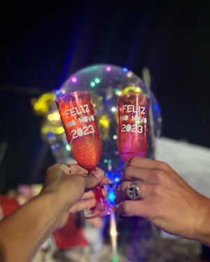 Yany Prado Instagram - 🎉🎉✨HAPPY NEW YEAR TO EVERYONE !!!!🍾🎉✨Fue mágico estar en Brasil recibiendo el año, lleno de amor gracias a ti meu amor @tiagorodrigocorrea .💕♥️
Son tantas las fotos que tenemos , que tendré que subir más luego. Les quiero 😘 espero que hallan tenido un fin de año maravilloso . Rompámosla este año !!!!