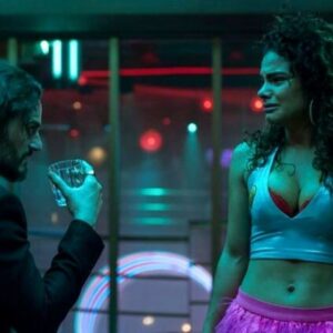 Yany Prado Instagram - Se acuerdan de esta dolorosa y potente escena en @skyrojo 1ra temporada ? Quiero saber qué sintieron cuando la vieron . 
Fue una escena poderosa en cuanto al nivel que tenía que tener . Muy cuidada por todo el equipo  @vancouvermediaproducciones , cámara, arte , edición , sonido , por my director @jesus_colmenar y por mi increíble artista y amigo @asieretxeandia . 
Esta escena es el motor de la frenética huida , la búsqueda de la libertad. 
@skyrojo 3️⃣. ENERO 13 / 2023 en @netflixes 
——-
Do you remember this scene @skyrojo first season ? It was powerful and painful , right ? 
I want to know what you felt when you saw it . 
Let me know 💋
@skyrojo 3️⃣ IS COMING … 
January 13th 2023 on @netflixes