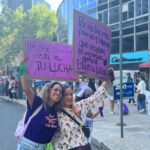 Yany Prado Instagram - Se escuchó fuerte mi voz porque no estaba sola , estábamos todas !!!!!!! 8M 💜💚💚💜💚💜💚💜💚 . Esta vez la marcha fue en México 🇲🇽 , rodeada de tantas mujeres valientes y poderosas. Esta lucha la hacemos y la ganamos todas !!!!! #diadelamujer #8m #mexico #noalmachismo #nomasfemicidios