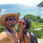 Yany Prado Instagram - Inolvidable eres Oaxaca Puerto Escondido ✨✨. 🏖☀️✨🍾🧘🏽‍♀️❤️‍🔥🐢🧜🏽‍♀️💋✨ Meu amor @tiagorodrigocorrea que rica y merecidas vacaciones nos dimos . Te amo y amo cada aventura q vivimos. We are wild and crazy and I love it .💋
