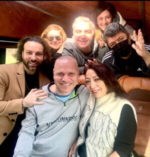 Yasemin Yalçın Instagram - BU AKŞAM “EMLAKÇIYI BEKLERKEN” OYUNUMUZLA
ANKARA DA NAZIM HİKMET KÜLTÜR MERKEZİNDEYİZ 🎭
