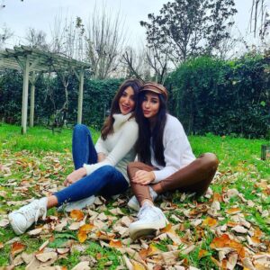 Yasemin Yalçın Instagram - Bahçemde çiçekler açtı💗🧿🧿