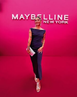 Yasemin Yürük Instagram - @maybelline @makyajsehirde 
#firework 
Reklam
Styling @tamartav 
@selcukdanyildiz 📸