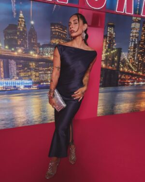 Yasemin Yürük Instagram - @maybelline @makyajsehirde 
#firework 
Reklam
Styling @tamartav 
@selcukdanyildiz 📸