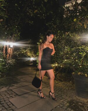 Yasemin Yürük Instagram - 🖤