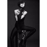 Yasemin Öztürk Instagram - #mutlugünler ...#tbt mi‼️ yıl 2017 foto by @erenyigit sevdiklerimden 🕴🏼#lifeisgood#lovemylife 💙💦