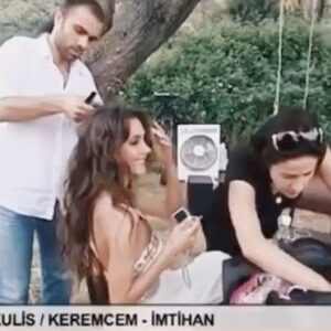 Yasemin Hadivent Instagram - Posted @yaseminhadiventfan 🌟✨
Haziran2009 / İmtihan Klibi Kamera Arkası 
#yaseminhadivent & #keremcem