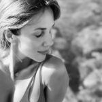 Yasemin Hadivent Instagram - Genellikle ızdırabın derinlerinde olsam da, içimde hala sükunet, saf bir ahenk ve müzik var. #VanGogh 🌻