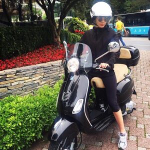 Yasemin Hadivent Instagram - Coni & me… 🐝Yağmur yağacak gibi ☔️