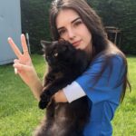 Yasemin Yazıcı Instagram - HER TÜRLÜ DERT DİNLENİR - 5 TL Bu kız psikoloji yüksek lisansının ilk modülünü dereceyle bitirdi!!! 🎓✌🏼