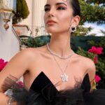 Yasemin Yazıcı Instagram - Yeni yıla doğru yeni bir ışıltı 🌟 @swarovski . #openthewonder #igniteyourdreams #swarovski #ad