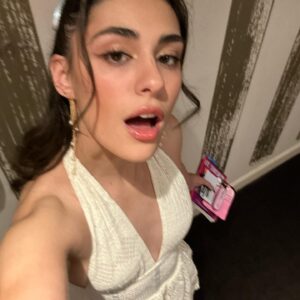 Yasmeen Fletcher Instagram - extra extra read all about it !
