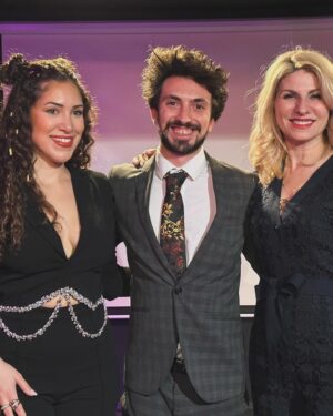 Yasmine Alice Instagram - The premiere of my baby The Interpreter! Thank you for the support, my heart is full. ♥️🎬🧿 Grateful for all the beautiful compliments on the film which I wrote, produced and starred in, and for my brilliant cast and crew! 🐈‍⬛ #filmproducer #filmwriter #actress #filmmaker #ukfilmmakers
