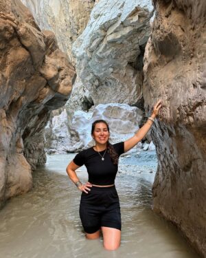 Yasmine Alice Instagram - This was crazier than it looks. 
Comment below if you know the song, for 5 points to Gryffindor. ⛰️ 
.
.
.
.
#canyon #hiking #travelgram #adventure