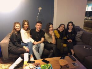 Yeşim Dalgıçer Instagram - @emreatabay Doğum günüsünden 🎂🎁 @handeunsal  @___buky @refiksarioz @sedafiratt @turkanbulbul ❤️