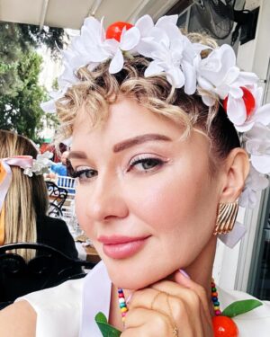 Yeliz Doğramacılar Instagram - 12.Uluslararası Portakal Çiçeği Karnavalınında 6. Kez düzenlenen Portakallı Lezzetler yarışması sunumundan..Emeği geçen herkese teşekkürler @tayyarzaimoglu @ahbozkurt001 @turkiye_kulturyolu @nisandaadanada 
🍊🍊 Adana 🧡🧡