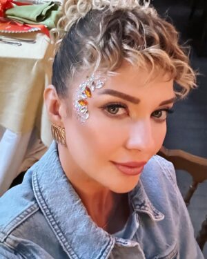 Yeliz Doğramacılar Instagram - 12.Uluslararası Portakal Çiçeği Karnavalınında 6. Kez düzenlenen Portakallı Lezzetler yarışması sunumundan..Emeği geçen herkese teşekkürler @tayyarzaimoglu @ahbozkurt001 @turkiye_kulturyolu @nisandaadanada 
🍊🍊 Adana 🧡🧡
