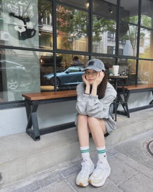 Yi-Ruei Chen Instagram - 還是討厭下雨天☔️