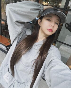 Yi-Ruei Chen Instagram - 還是討厭下雨天☔️