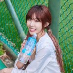 Yi-Ruei Chen Instagram - 大家都知道我是個活動量偏大的女孩紙🏂⚾️💃 尤其前陣子想將休賽期間養多的肉肉減下來，運動和練舞的量加倍！！最重要是一定要補充水份、代謝才會好👍👍👍 我的習慣是盡量一天喝至少2000c.c.的水量，除了補充水份之外，如果在喝水的時候也可以一併補充到身體所需要的鎂，那就一舉兩得了✌🏼 #悅氏鎂日補給 喝水補鎂30mg！ 尤其鎂又是我們日常、運動時所需，但人體沒辦法自行製造的礦物質，在喝水過程中補充，還會促進代謝喔！ 來來跟我一起養成喝水的好習慣，調整體質、營養補給，當個健康的水美眉/水男子吧💪🏼💪🏼💪🏼 #悅氏 #鎂日補給 #鹼性水 #就是要鎂 #日常補水 #運動補水