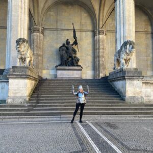 Yıldız Kaplan Instagram - München den sevgiler😇Der gröste Türk ist der Atatürk❤️❤️❤️ #En büyük Türk Atatürk #atatürk @nesrincan22