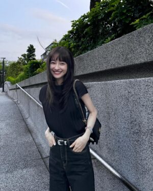Ying-Xuan Ge Instagram - 最近看到很喜歡的一句話：
「兩個靈魂，不會偶然相遇。」

🖤