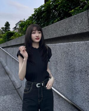 Ying-Xuan Ge Instagram - 最近看到很喜歡的一句話：
「兩個靈魂，不會偶然相遇。」

🖤