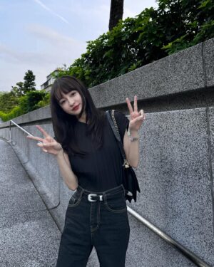 Ying-Xuan Ge Instagram - 最近看到很喜歡的一句話：
「兩個靈魂，不會偶然相遇。」

🖤