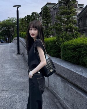 Ying-Xuan Ge Instagram - 最近看到很喜歡的一句話：
「兩個靈魂，不會偶然相遇。」

🖤