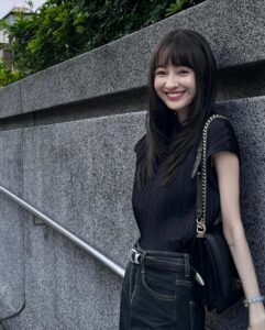 Ying-Xuan Ge Instagram - 最近看到很喜歡的一句話： 「兩個靈魂，不會偶然相遇。」 🖤