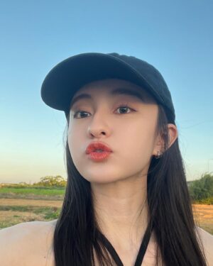 Ying-Xuan Ge Instagram - 外公家的天空
中秋節快樂😃🎑