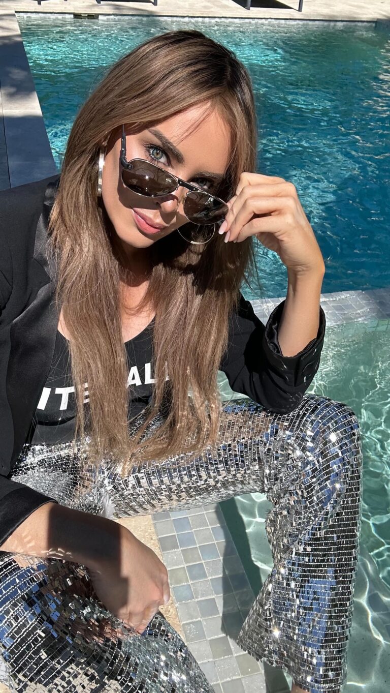 Yoanna House Instagram - 3 looks after swim looks incorporated custom @layneau @Zimmerman and @giorgioarmani with @chloe aviators pants @nastygal