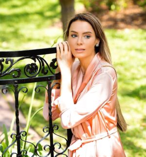 Yoanna House Instagram - Dawn 🌅Wisdom has an advantage over foolishness as light has an advantage over darkness always and forever ❣️🕊 looking forward to @biltmoreestate @supermodelsunlimitedmag upcomings 💯😍