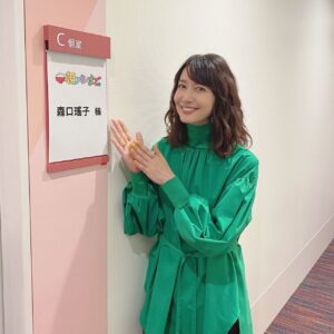 Yôko Moriguchi Instagram - .
.
わわわわわ💦
昨日の  朝メシまで。
ご覧になってくださった方
ありがとうございました〜。
あたくし、告知しそびれておりました😭
とても楽しい番組で、個人的にもよく拝見しているので、観ていただきたかった(泣)
是非TVerの見逃し配信でご覧いただけましたら嬉しいです。
.
#朝メシまで 
.
ブラウス
@lephil_official

アクセサリー
@blanciris_official
靴
@manacraftshoes