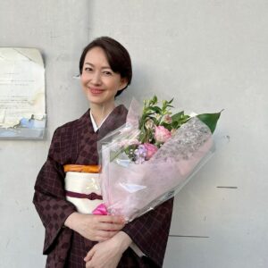 Yôko Moriguchi Instagram - .
.
相棒season22
最終回スペシャル
第20話「トレードオフ
～ＡＩ右京の完全推理」
.
いよいよ、今夜！
相棒season22最終回です！
半年間、こてまり をご贔屓くださいまして、本当にありがとうございました✨
本日もお待ちしていますね。
.
@aibou_official 
#相棒season22
#こてまり
#最終日は風がすごかった！