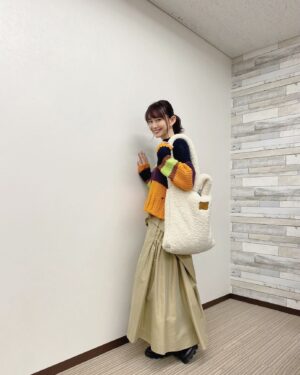 Yôko Moriguchi Instagram - .
.
@ottodame_jp  さんの
モコモコbag。
可愛いし、癒されるし、使いやすいし、、でほぼ毎日使っています。
.
#オットダム
@pdst.jp 
綺麗色のセーターも
@ottodame_jp