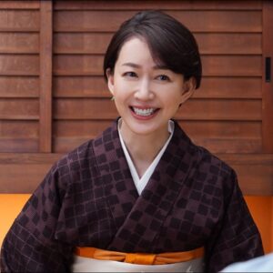 Yôko Moriguchi Instagram - 水曜日は相棒の日！
今夜9:00～
最終回スペシャル前篇
第19話「トレードオフ」

もちろん、本日も
こてまり で
お待ちしていますね♡ 
.
@aibou_official 
#相棒22
#最終回スペシャル
#こてまり