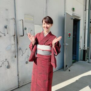 Yôko Moriguchi Instagram - .
.
水曜日は相棒の日。

第17話「インビジブル」
お楽しみに。
本日も こてまり でお待ちしていますね。
.
@aibou_official 
#相棒22
#こてまり
#本日はお兄様もご出演
@takeshi.masu 
#升毅 さん