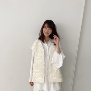 Yôko Moriguchi Instagram - .
.
雑誌『ゆうゆう』(主婦の友社)3月号 にて
表紙の人としてインタビューが掲載されております。
いろいろな事をお話させていただきましたので、どうかご覧ください。

https://www.fujisan.co.jp/product/1225546/new/
.
 表紙衣装
@lephil_official

アクセサリー
ネックレス
@grossejapan
指輪
@agu_accessories
@higashiyamapr