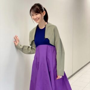 Yôko Moriguchi Instagram - .
.
本日夜7時からは
プレバト。
夏井いつき先生添削の
俳句コーナーで名人4段の昇格を目指します。
2連続昇格実現したいなあ。。
さて写真は毎度のことながら収録に行きたくないあたくし。
最後は神頼み💦
 #写真に吹き出しつけて遊んでいいよ
.
 #プレバト
@prbt_official 
@natsui_haiku 
 #夏井いつき先生
.

お衣裳
@un3d_official

アクセサリー
@nomg_official
@etoilight_jewelry
@higashiyamapr