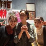 Yoko Maki Instagram - お陰様で昨日、無事 舞台「パラサイト」初日迎えられましたー！ 初日に来てくださった方ありがとうございます😊 少し長丁場になりますが、大好きな人達に囲まれて❤️最後まで安全に駆け抜けます💪