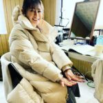 Yoko Maki Instagram - 寒いロケは大変ですが、いつもスタッフさん キャストに恵まれて気持ちは暖かいです^_^