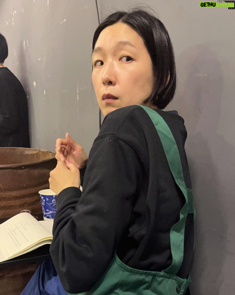 Yoko Maki Instagram - お久しぶりですー❤️ パラサイト稽古中。 #江口のりこ #パラサイト舞台