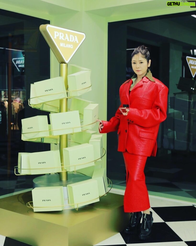 Yoko Maki Instagram - 昨日、PRADA beautyへお邪魔しました^_^ 香りは大好きなので欲しい香りが沢山❤️ #prada #PradaParadoxe #PradaBeauty #プラダパラドックス　#PR