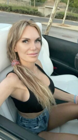 Yola Berrocal Instagram - Hola Yolista, el mejor sitio para poner a punto tu coche y hacerle chapa y pintura es @autocentermostoles 🚙
#yolaberrocal
#telecinco
#tallerescoche
#autocenter
#chapaypintura