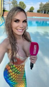 Yola Berrocal Instagram - Hoy en @socialitet5 @telecincoes #socialité #telecinco #yolaberrocal #yolaberrocalmanagement #reporteraTV #mediasetespaña #sirenasspain #sirenita #aquopolisvillanuevadelacañada