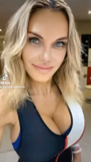 Yola Berrocal Instagram - #Yolista me sigues en mi TiK Tok❤️?
#yolaberrocal #tiktok #telecinco #cicloindoor #jlo #rauwalejandro