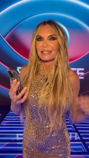 Yola Berrocal Instagram - @yolaberrocal graduada oficial en colaboradora por la Universidad de Mediaset 👩🏻‍🎓 No le basta con ser la mejor representante, quiere ser la mejor en el plató #GHVIPDBT6