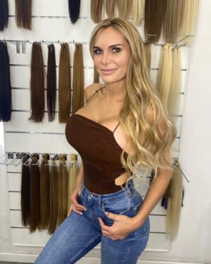 Yola Berrocal Instagram - #Yolista con mis nuevas extensiones de @myextensionsmadrid son de clip, de quita y pon. . . 
¿Cómo te gusto más? . . .  #extensionesdecabello #myextensions #yolaberrocal